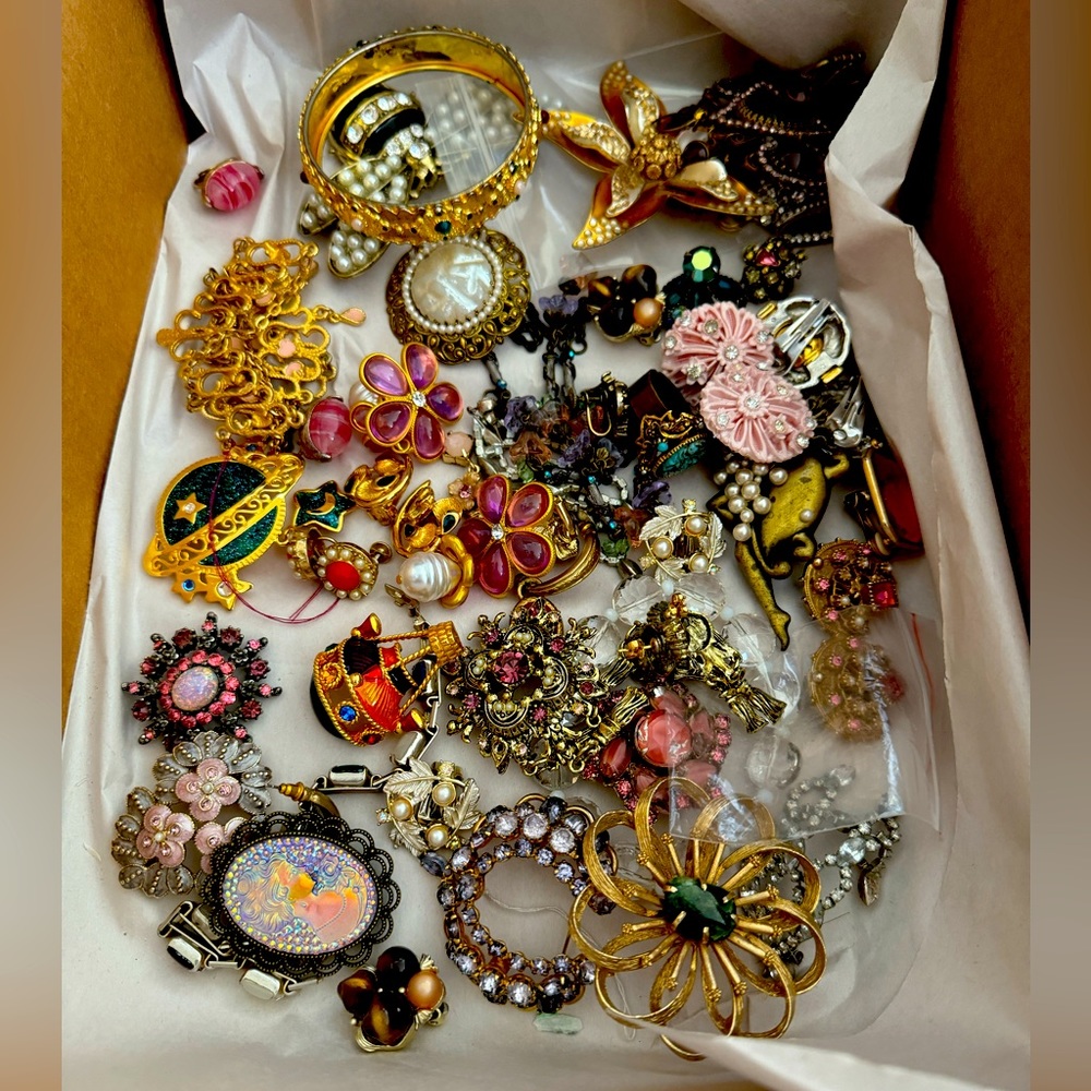 vintage jewel lot   west Germany coro  JJ  Avon  kramer